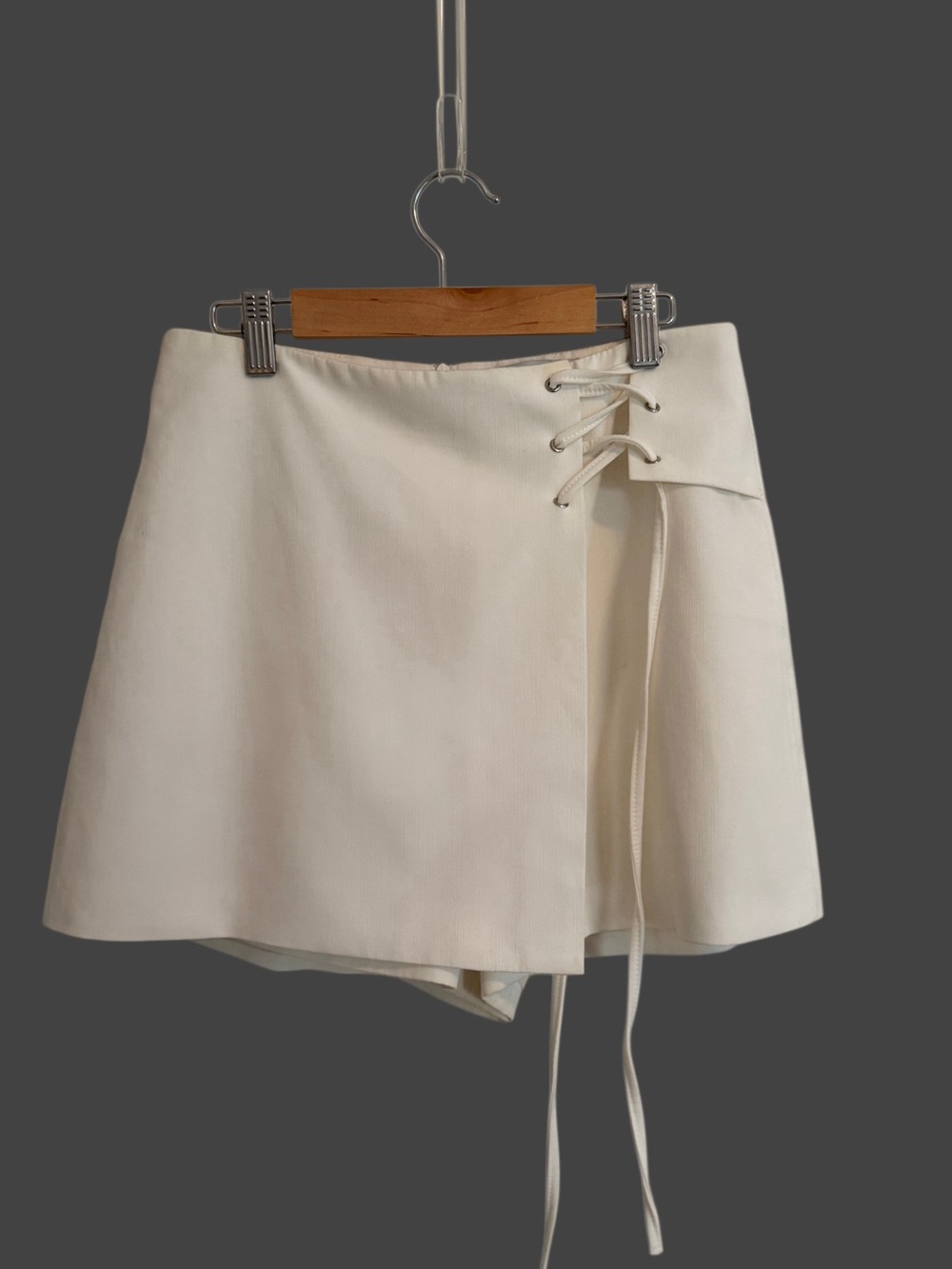 Chicwish Cream Lace-Up Circle Skater Mini Skirt